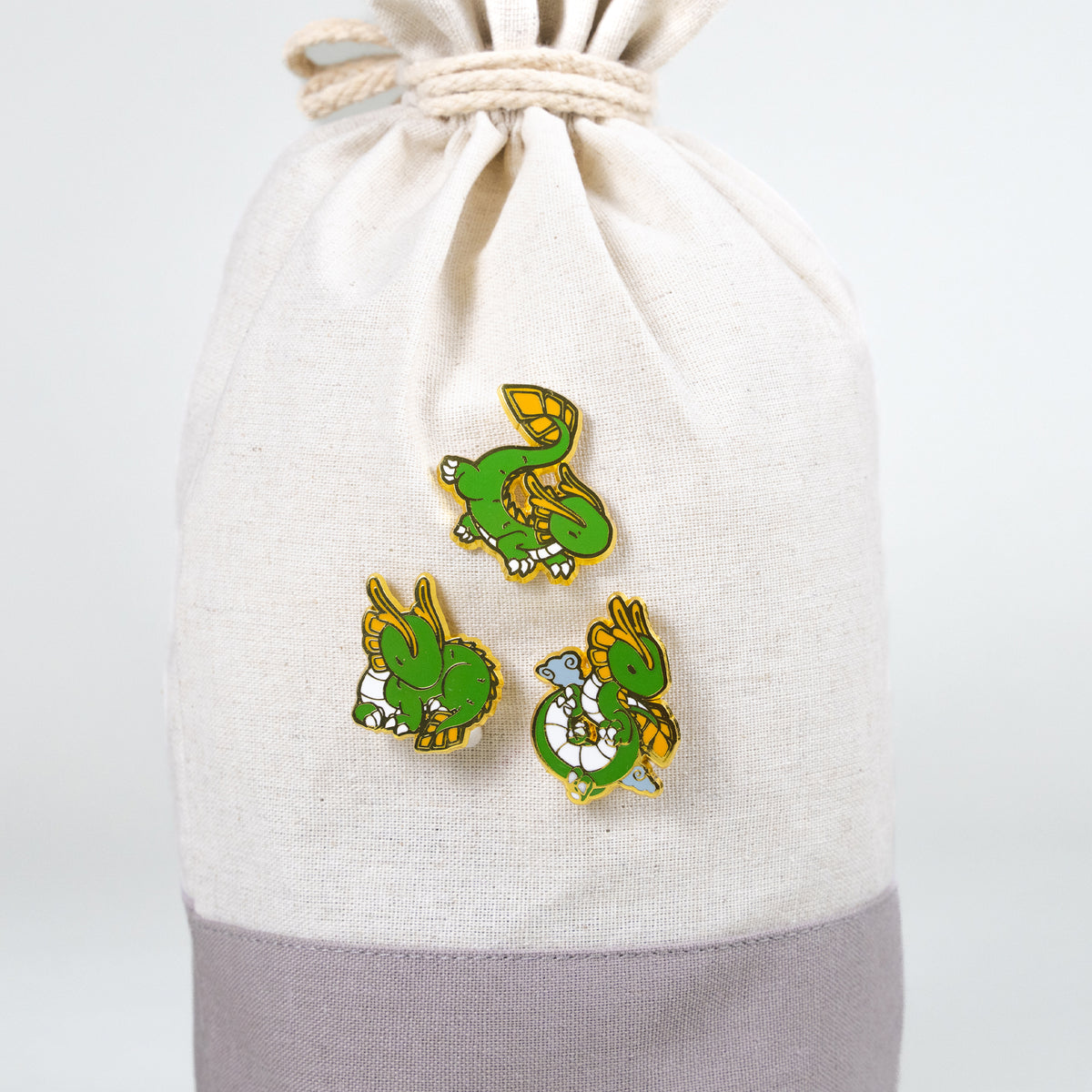 Long-yi Enamel Pin - Soar