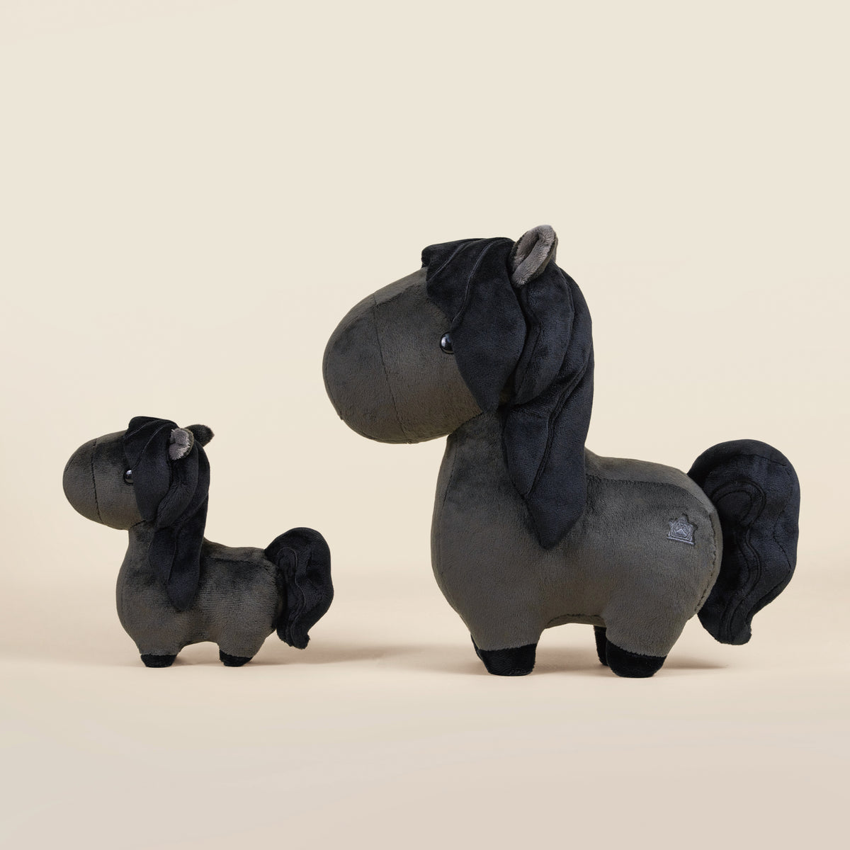 Mini Friesian the Horsi