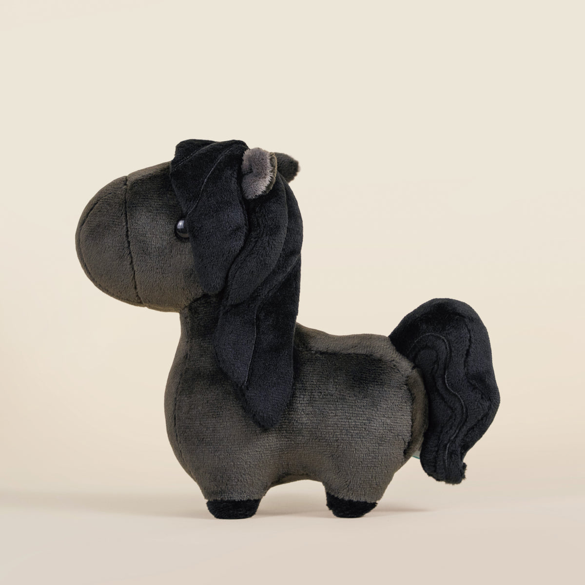 Mini Friesian the Horsi